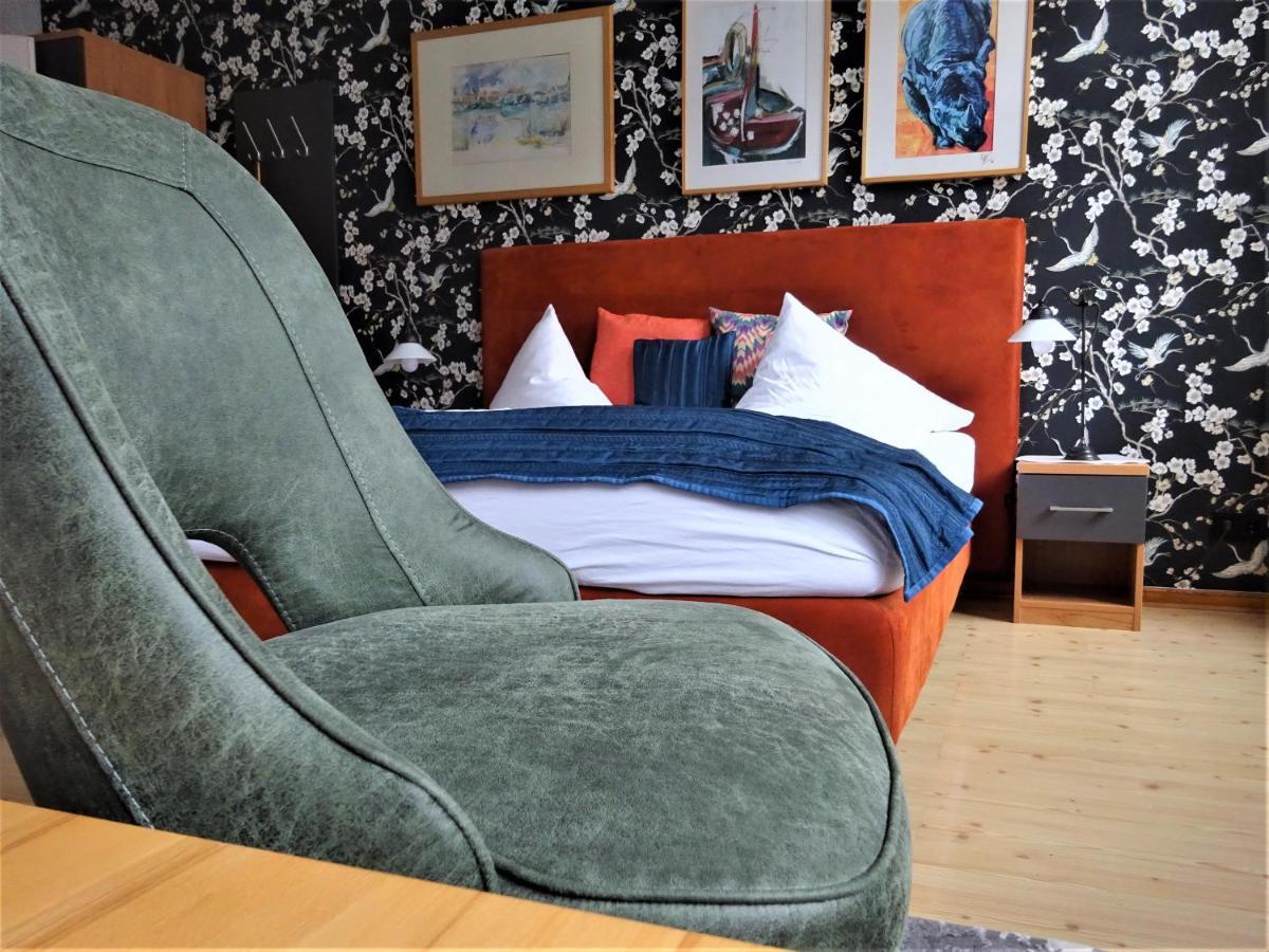 Hotel Pension Zur Faehrbruecke ชตราลซุนด์ ภายนอก รูปภาพ