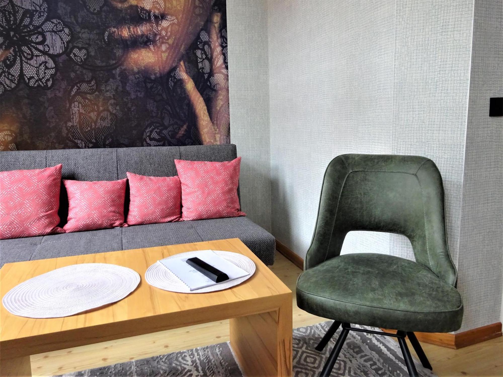 Hotel Pension Zur Faehrbruecke ชตราลซุนด์ ภายนอก รูปภาพ