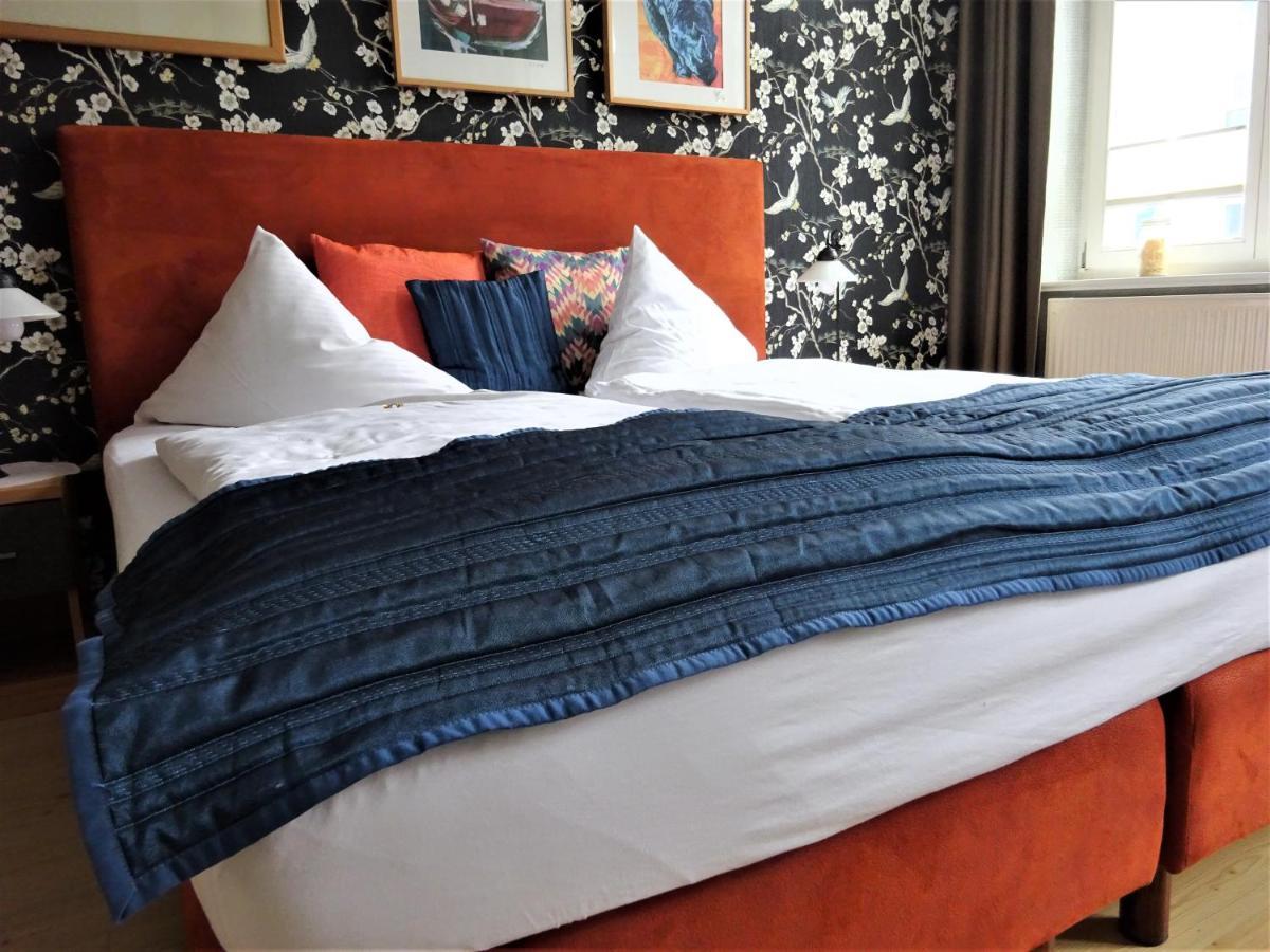 Hotel Pension Zur Faehrbruecke ชตราลซุนด์ ภายนอก รูปภาพ