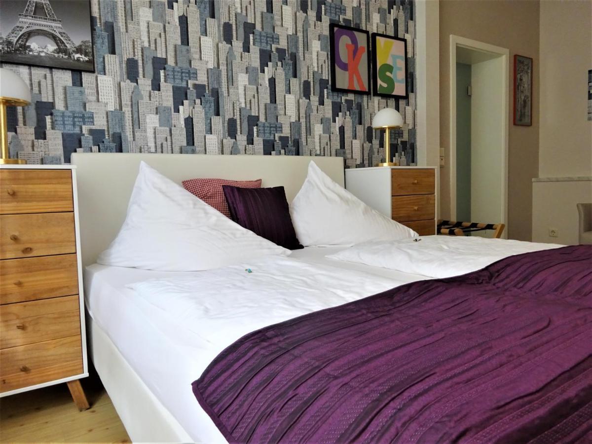 Hotel Pension Zur Faehrbruecke ชตราลซุนด์ ภายนอก รูปภาพ