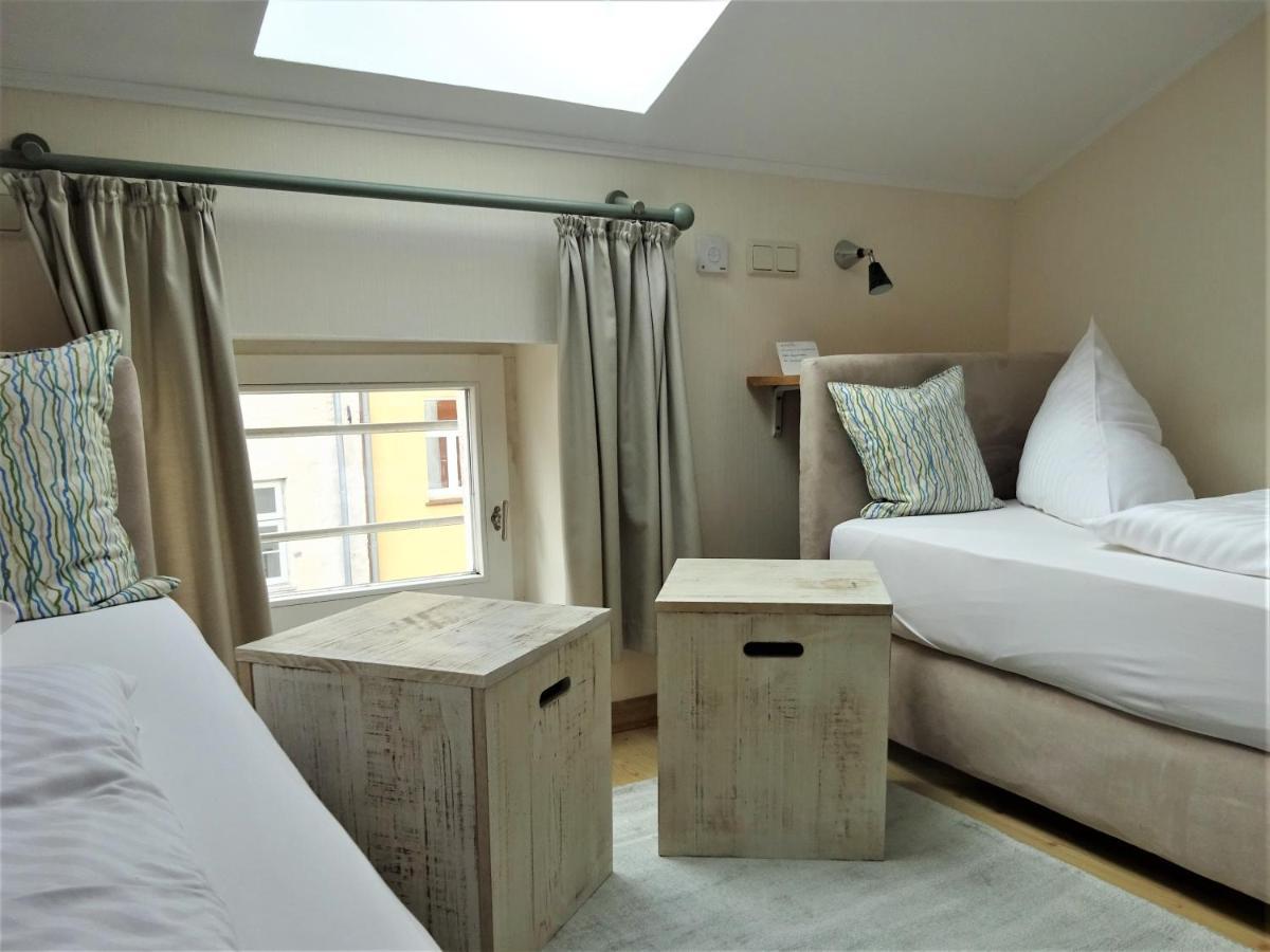 Hotel Pension Zur Faehrbruecke ชตราลซุนด์ ภายนอก รูปภาพ