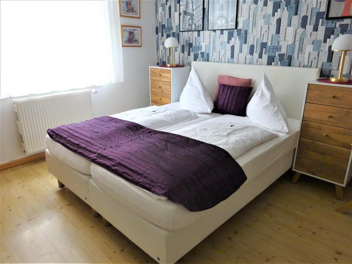 Hotel Pension Zur Faehrbruecke ชตราลซุนด์ ภายนอก รูปภาพ