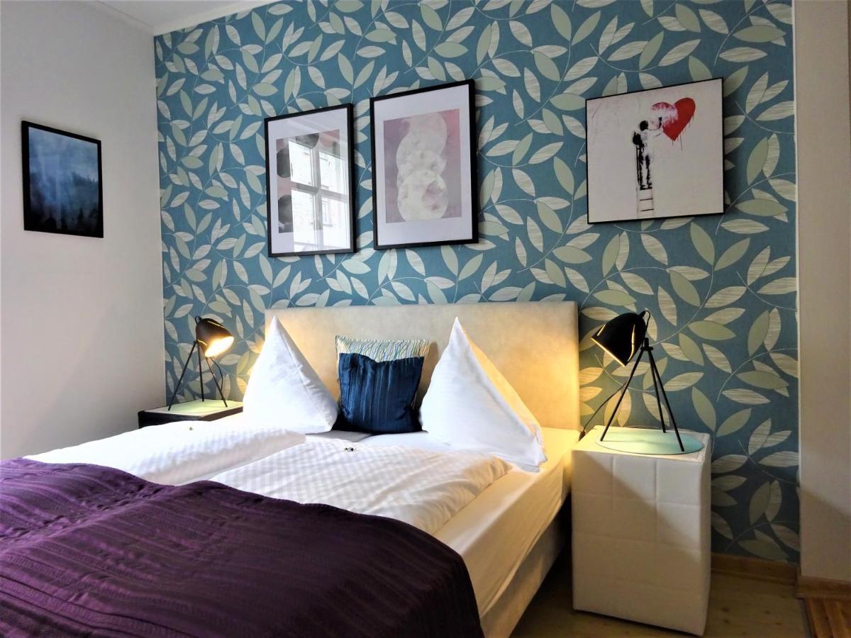 Hotel Pension Zur Faehrbruecke ชตราลซุนด์ ภายนอก รูปภาพ