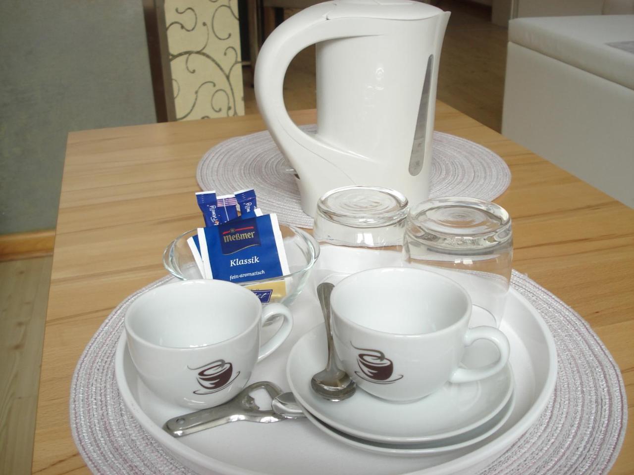 Hotel Pension Zur Faehrbruecke ชตราลซุนด์ ภายนอก รูปภาพ
